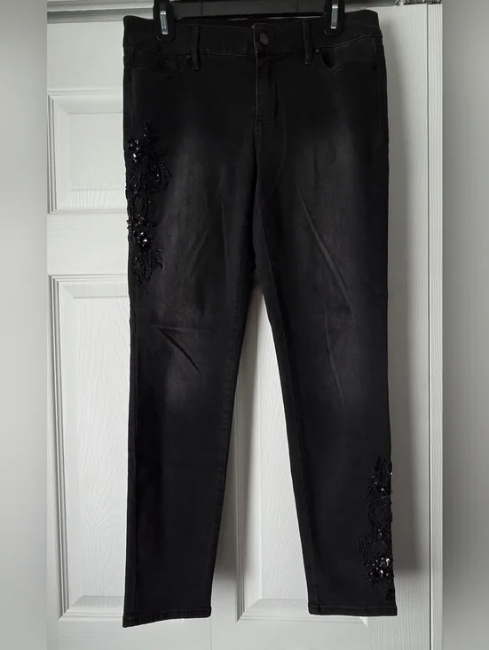NWOT WHBM Distressed Black Classic Rise Skinny Ankle Embellished Jeans Size 4 - Picture 4 of 15